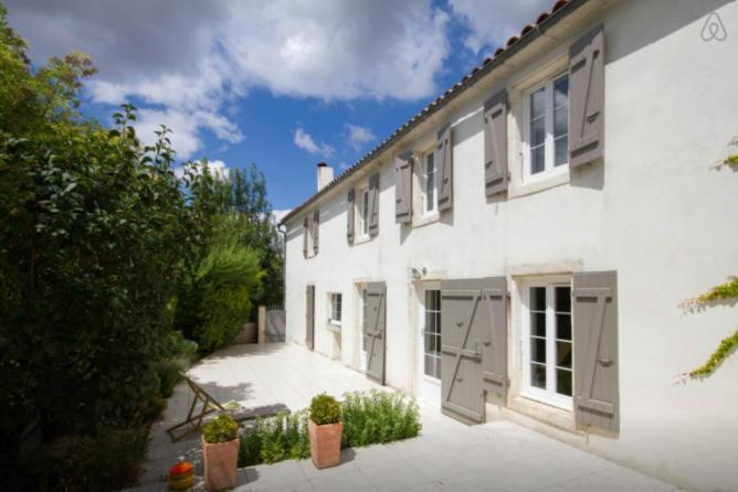 La Tonnelle Fleurie Chambres D'Hotes Sainte-Soulle Εξωτερικό φωτογραφία
